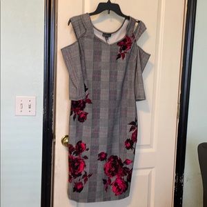 Bold Elements dress with 2 tab cold shoulder
